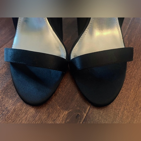 White House Black Market Black Satin Floral Beaded High Heels Open Toe Design 7M - Picture 10 of 17